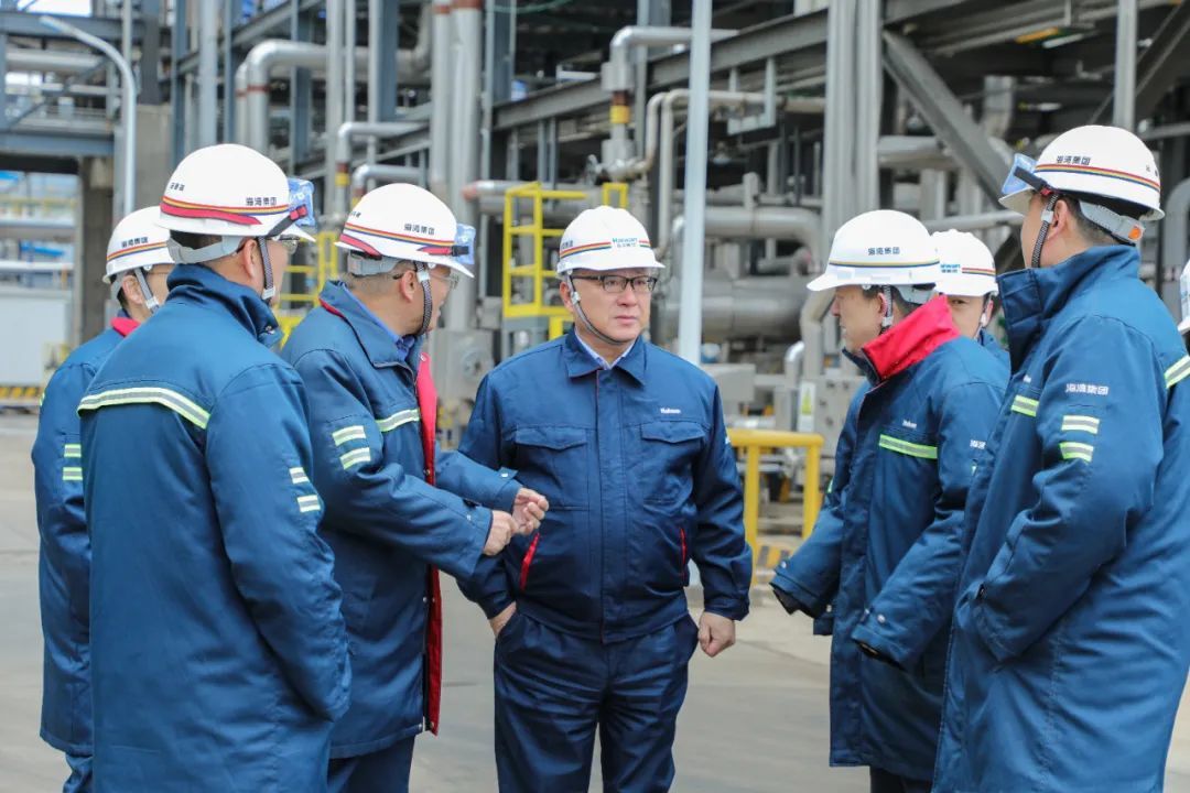 李明董(dong)事長帶隊開(kai)展安全檢查(cha)