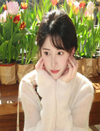 《美丽之妇》象征隐喻易懂解析：符号意义与深层寓意探讨，影院同步